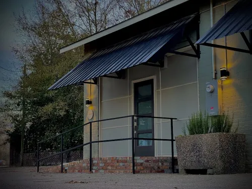 Incognito #1: Located Steps from the Scotsman General Store - Downtown Laurel Hotels in Laurel