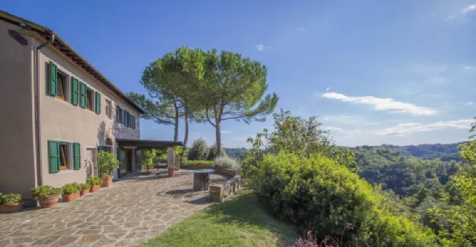 MY TUSCANY VILLA: Absolute privacy, between pine and olive trees