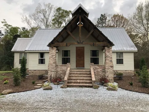 "Rustic Retreat" Timber Frame near Sam Houston Jones State Park & Casinos