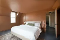 Nashville Private Lake Getaway Hotels in Cheatham County