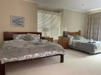A 5-Star Waterfront Home, Yarralumla Hotels near Lake Burley Griffin