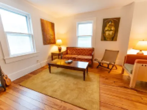 Vintage Space! 60 Seconds from Downtown Lee Summit Hotels in Lee's Summit