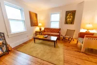 Vintage Space! 60 Seconds from Downtown Lee Summit Hotels in Lee's Summit