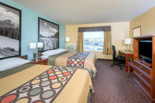 Super 8 by Wyndham Cochrane Hotel di Cochrane