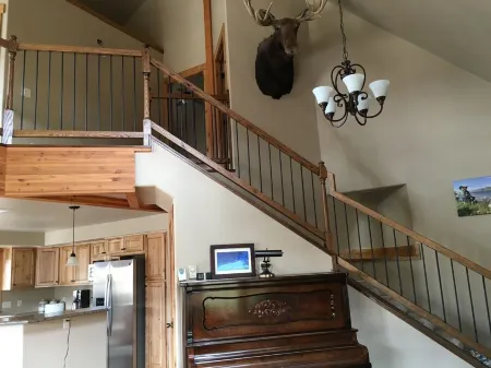 Yellowstone Archview Guesthouse- Stunning Views For Your Ultimate Family Getaway Отели в г. Гардинер