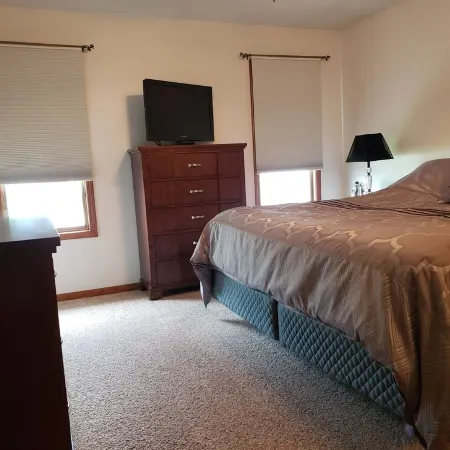Comfortable home away from home. Close to ONU and all grocery and restaurants.
