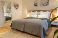 Stylish maisonette for 8 people in the town center of Mering Hotel a Mering
