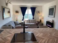 Luxury 1BR, ski in/out at Snowshoe! Hotele w: Edray