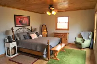 Tranquil Retreat w/ New River and Mountain Views! River Access, Hiking