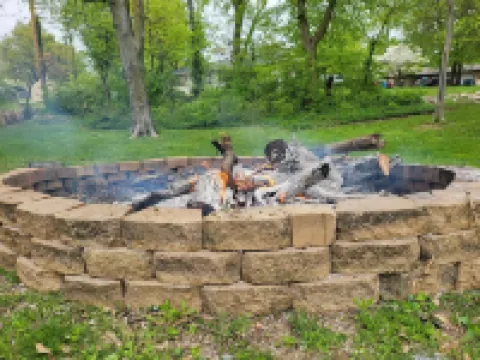 Shady Shelter - Quiet Comfort, Family Friendly - close to everything! 奧爾尼酒店