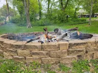 Shady Shelter - Quiet Comfort, Family Friendly - close to everything!