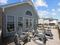 Sea Glass East - Upscale Beachfront Retreat & Pool