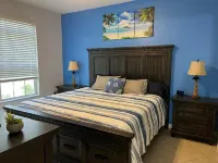 Pool - Pet Friendly - Self Check in - Patio - Full Kitchen - Close to Beaches