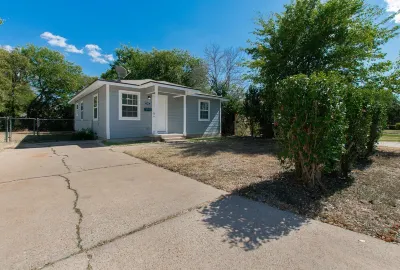 Cheerful 3 bedroom house near downtown and close to hospitals Hotels near Calvary Baptist Church