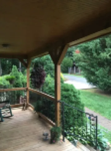 Your Mayberry Get-a-Way Cabin- Only 6 Miles from Downtown Mount Airy