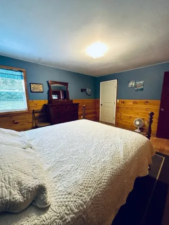 Spacious, secluded cabin