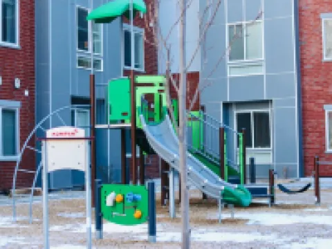 1 Bd/1 Ba w/ Pool, Gym, Hot Tub, Pickleball, Arcade, Pool Table, Shuffle Board Hotels in Draper