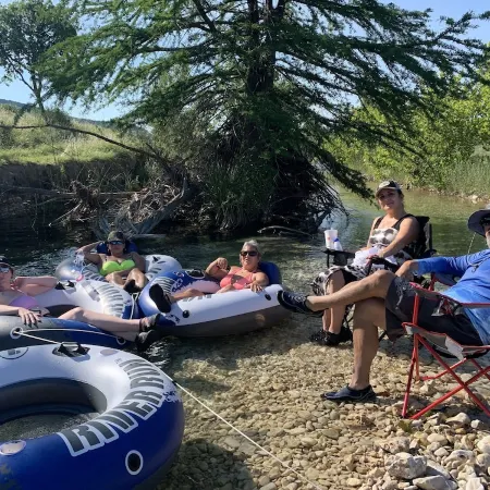Cozy Cottage on the Frio-unplug and recharge