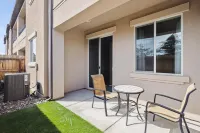 Ski & Relax: Updated Townhome Near Downtown, Casinos & Board Games! Hôtels à proximité de : Reno Air Racing Association