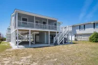 BEAUTIFUL Oak Island OCEAN VIEW home only steps to the BEACH and BOAT LAUNCH! - con encanto