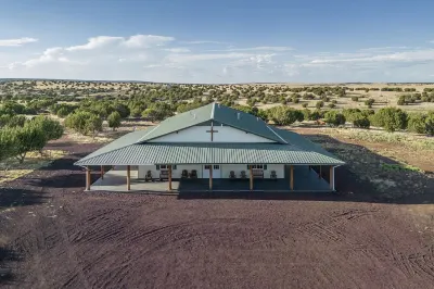 Family Reunions, Groups, 40 acres wide open spaces Hotel dekat Whiting Sawmill