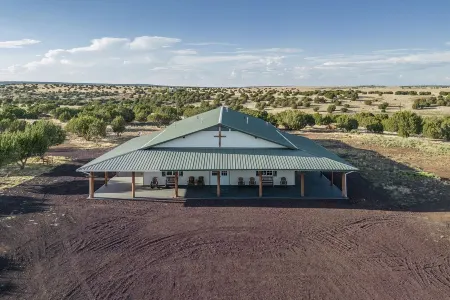 Family Reunions, Groups, 40 acres wide open spaces Отели в г. Апачи