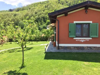NATURE - cottage with garden, shared pool, private veranda