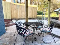 NEW! Hip Downtown Pad! Walk Everywhere!