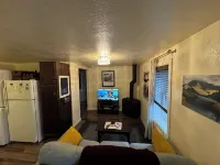 Centrally located 1 bd/1ba bungalow 米蘇拉住宿飯店