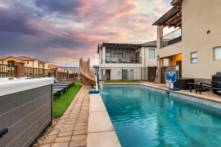 Luxury Private Pool + Spa - 34+ Guests - Oasis