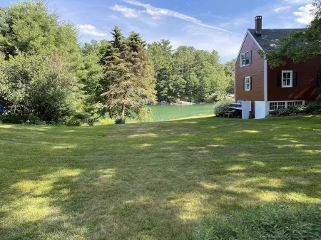 Newly Renovated Cottage with views of Barter's Creek