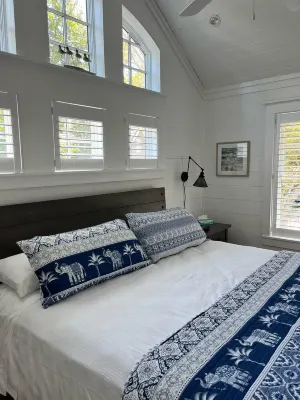 PHENOMENAL NEW HOME 7 BR  7.5 WALK TO E BEACH, EA BR PRIVATE BR & OUTDOOR SPACE