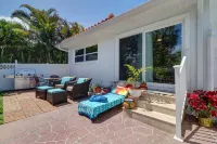 Eldorado Gem. 1 Minute Walk to the Goregrous Beach at Clearwater Beach North.