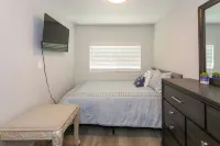 Charming 2-bedroom house with AC, WiFi in enchanting Porterville