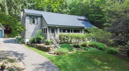 Cozy Lakefront Home on Great Sacandaga – Year-Round Fun