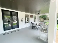Exquisite Newly Renovated Historic Lake Country Home - Maison La Belle