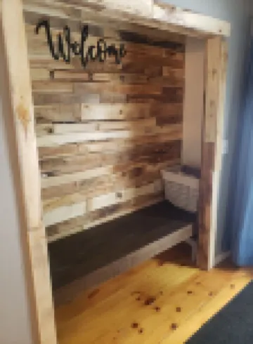 The Hudson Hideaway (waterfront home)