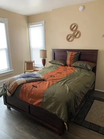 Charming, large 2 bedroom family-friendly unit within blocks of downtown Marion.