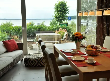 Beach house, 200 square meters. Wf., Directly on the Plauer See, Müritz, 30m to beach, Sky Отели в г. Фюнфзеен