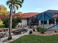 Tropical paradise getaway on the Treasure Coast (FL) Hotels near Square One