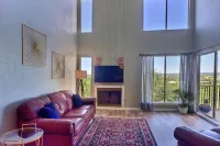 Gem of HSB:  3bdrm Hill Country Escape with Lake views !!