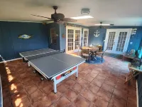 Beautiful waterfront bungalow. Great for family vacation or couples fishing week Hotels in Micco