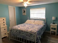 Beautiful Canal Front, Nautical Theme Home with downstairs outdoor TIki Bar