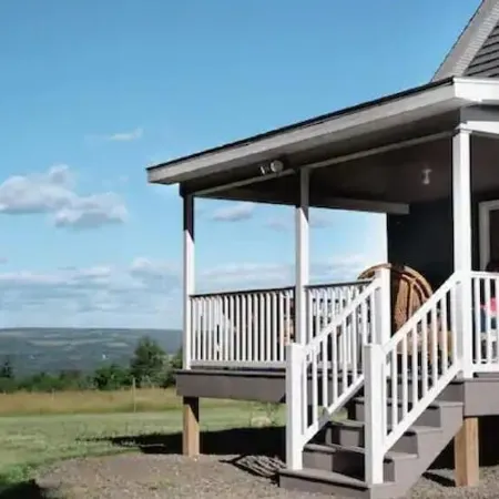 Luxury on Seneca Wine Trail, 3 King Beds with Awesome Country View Hotels in Reading