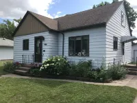 Cozy House in Central Park Neighborhood of Superior, Wisconsin. 2 Br Sleeps 8 蘇必利爾住宿飯店