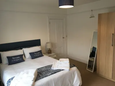 Fantastic Spacious Apartment with Stunning Uninterrupted Views