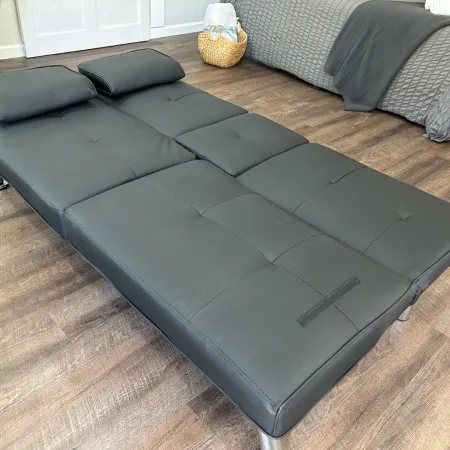 Zen Den - jetted tub, massage chair, home theater, EV charger, King bed, parking