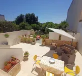 Spacious house in a quiet hamlet near the sea: 2bedrooms, 2bathrooms and garden