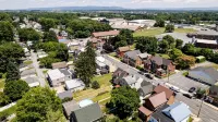 Cheerful 2-bedroom home in the Boro Chambersburg