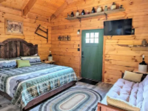 "Moonshine Mansion" Cozy tiny cabin in peaceful Fancy Gap. Hotels in Piper Gap